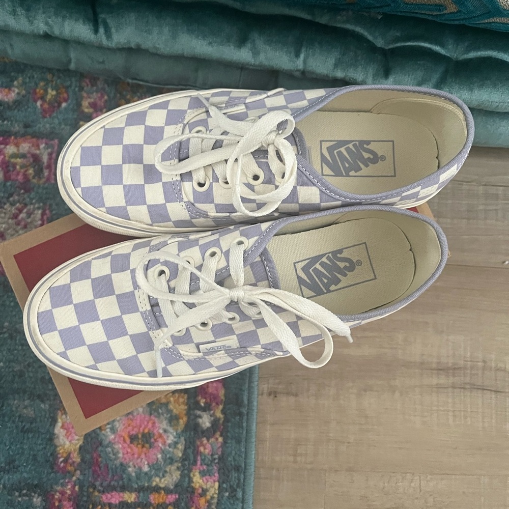 Lavender lilac checkered laced vans women’s 6 new condition super cute!